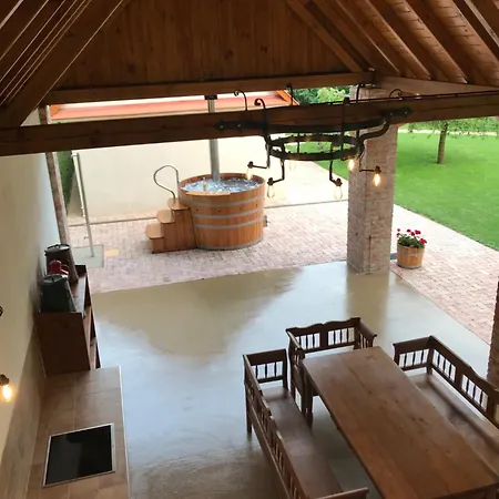 Apartment Gyoepszer Gyoengye Vendeghaz